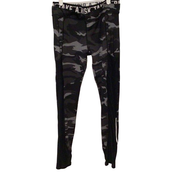 Energy Performance Women's Black Gray Camo "Take A Risk" Leggings Size Medium - Picture 2 of 5